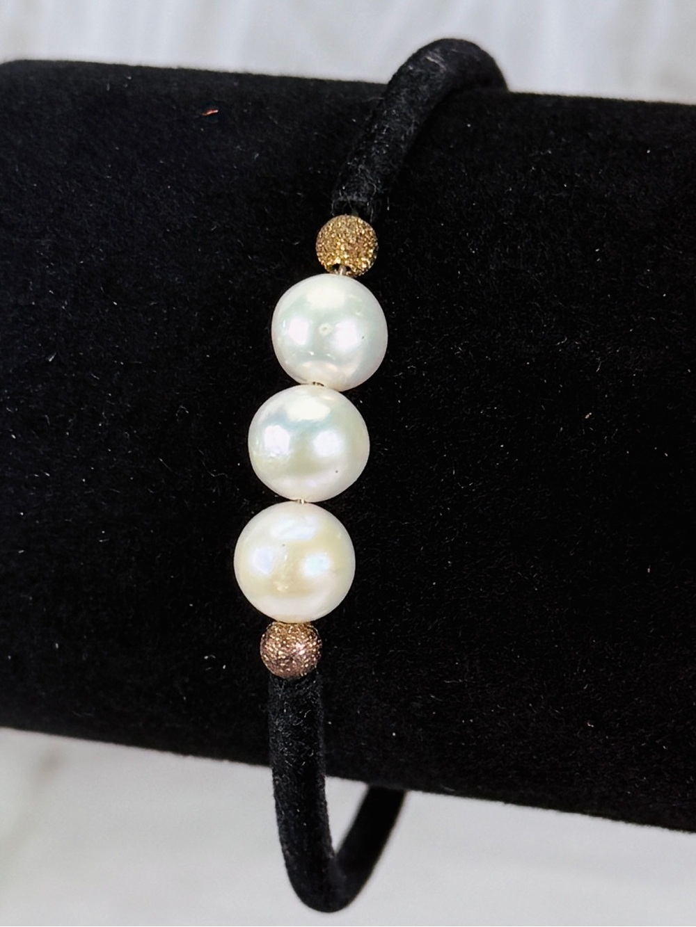 Elegant freshwater Pearl and Black Velvet Adjustable Bracelet